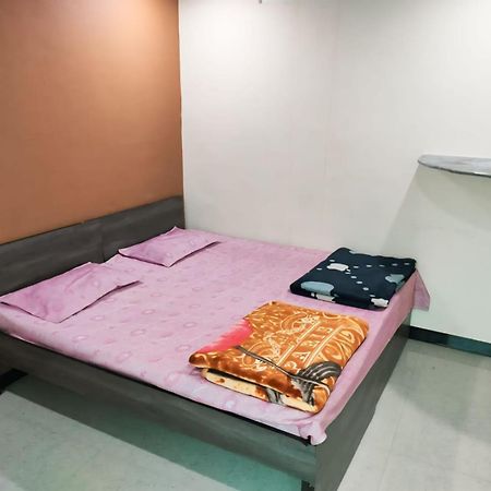 Kailash Kuti Guest House Ujjain Esterno foto