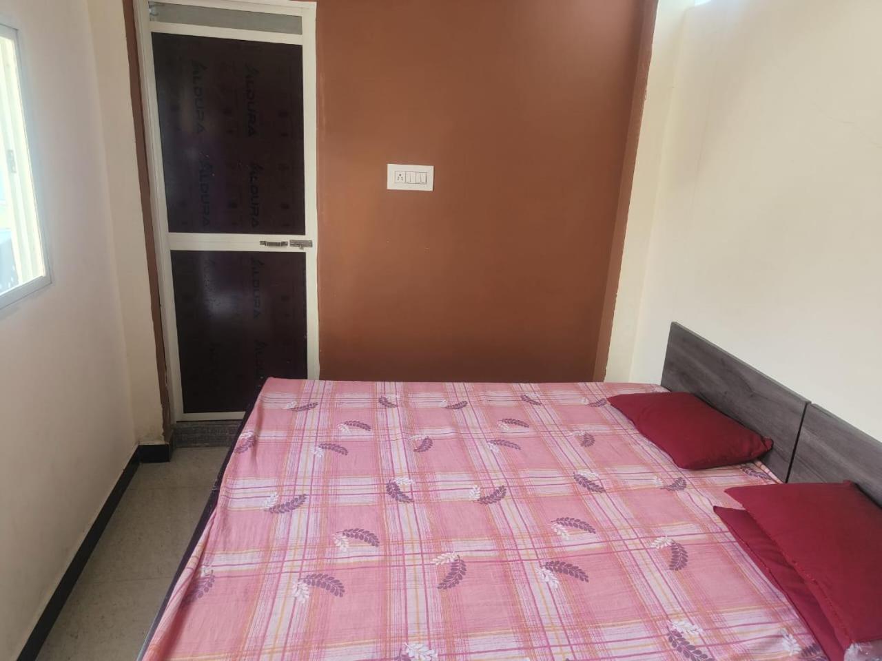 Kailash Kuti Guest House Ujjain Esterno foto