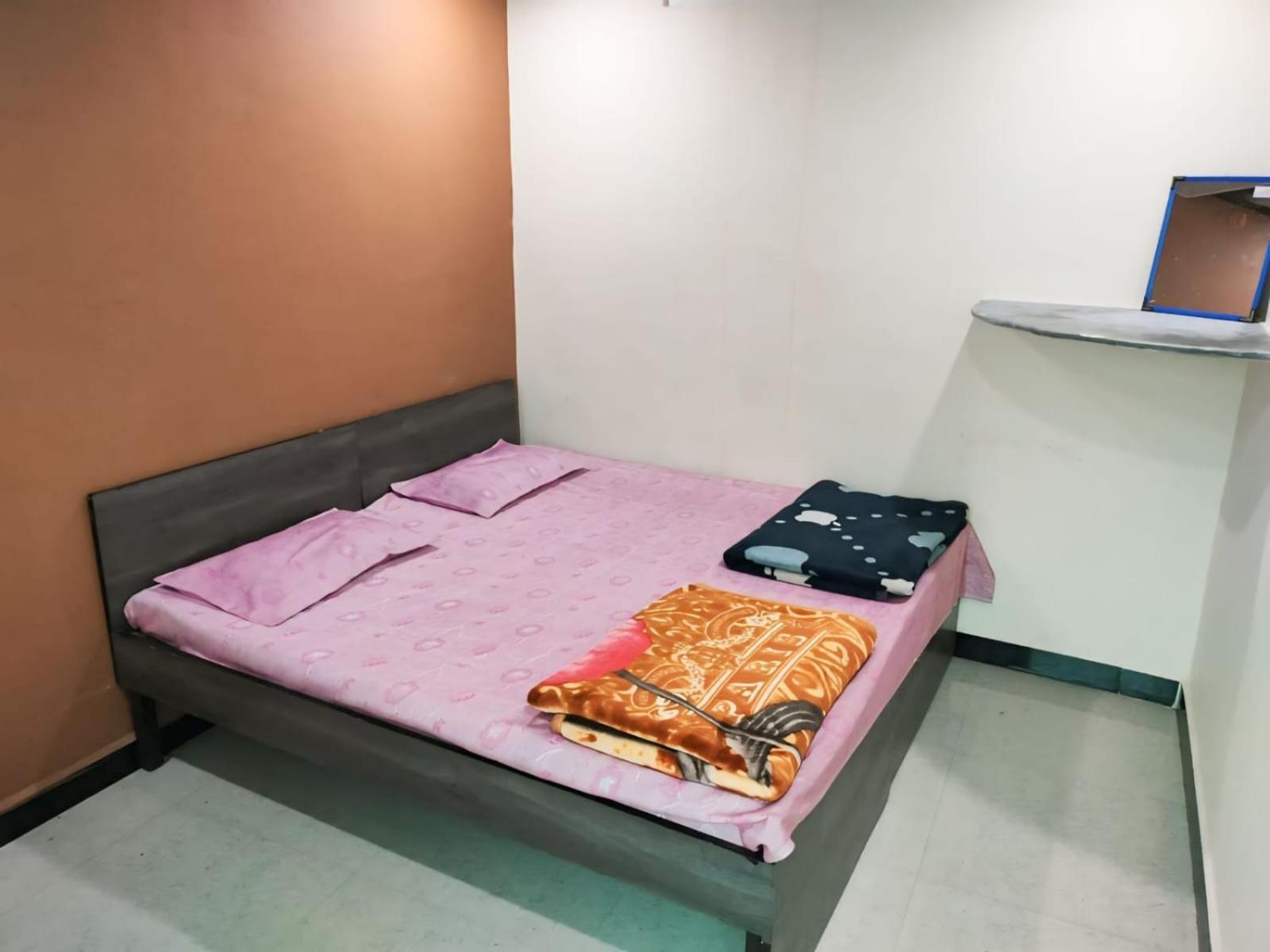 Kailash Kuti Guest House Ujjain Esterno foto