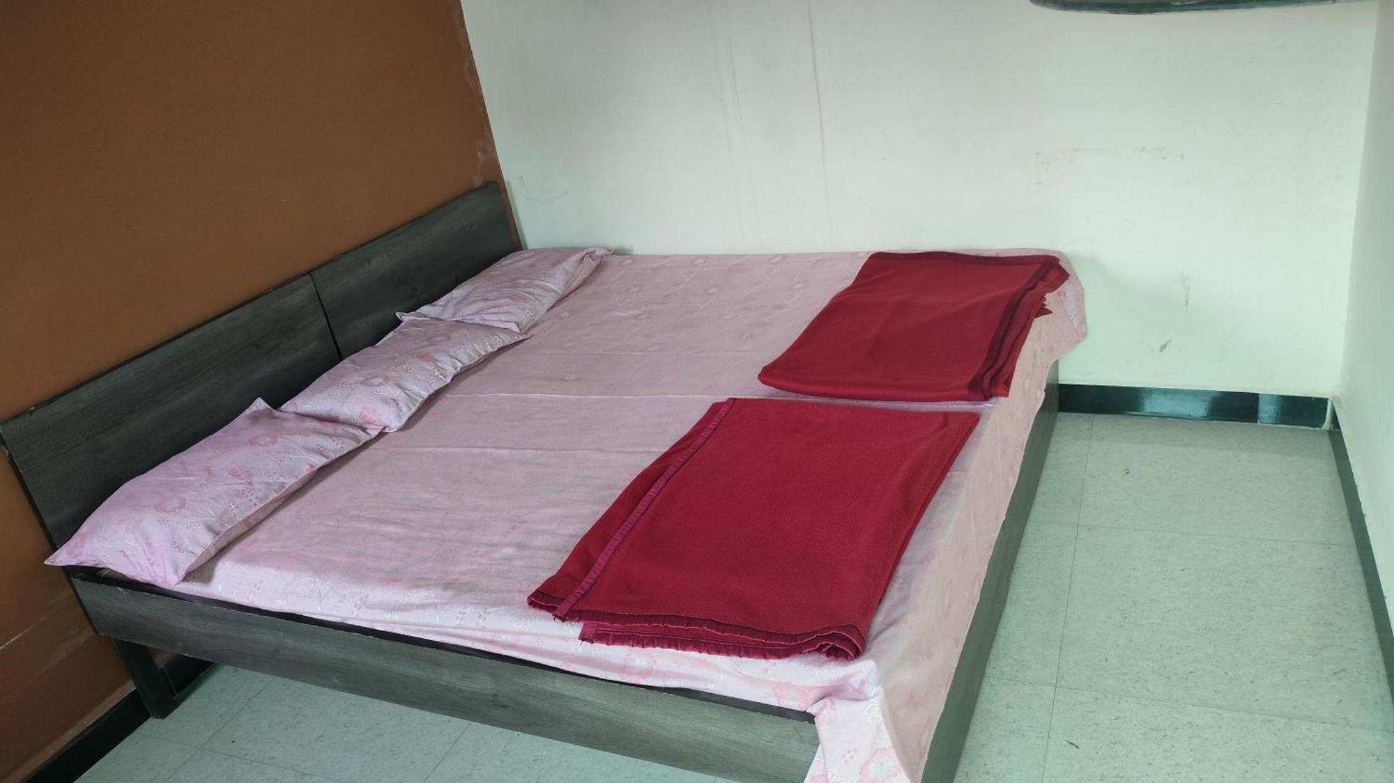 Kailash Kuti Guest House Ujjain Esterno foto