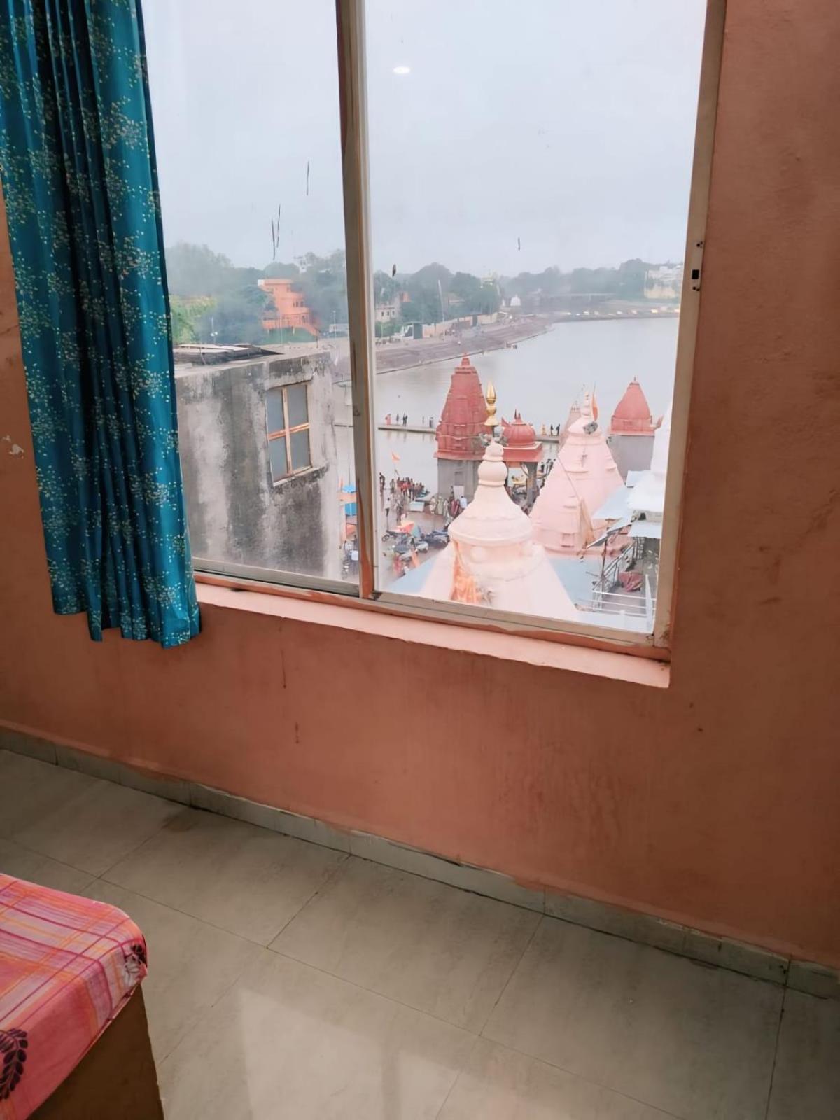 Kailash Kuti Guest House Ujjain Esterno foto